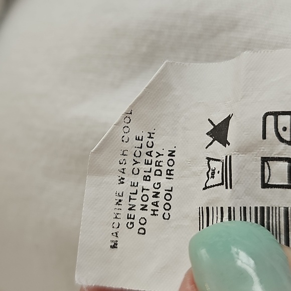 Motherhood White Maternity Capris - Picture 7 of 7